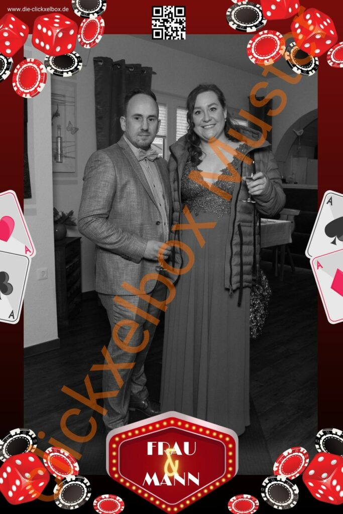 Beispiel-Layout im Hochformat mit einem Foto, Karten und Würfeln im Casino-Design